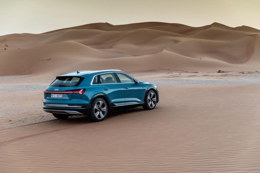  Audi e-tron 55 Quattro 2019 года  (WW) (фото 50 из 452)